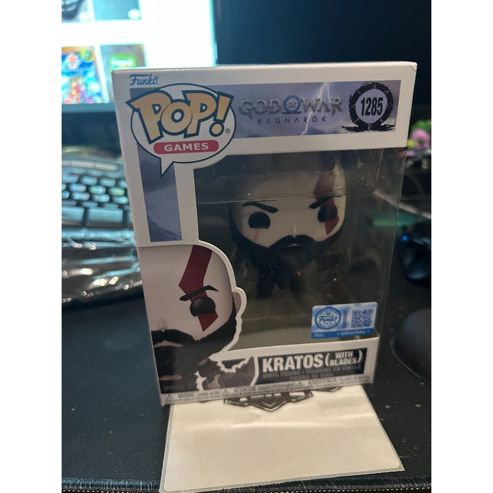 Funko Pop God of War Ragnarok Kratos with Blades Damaged Box Flaw # 1285